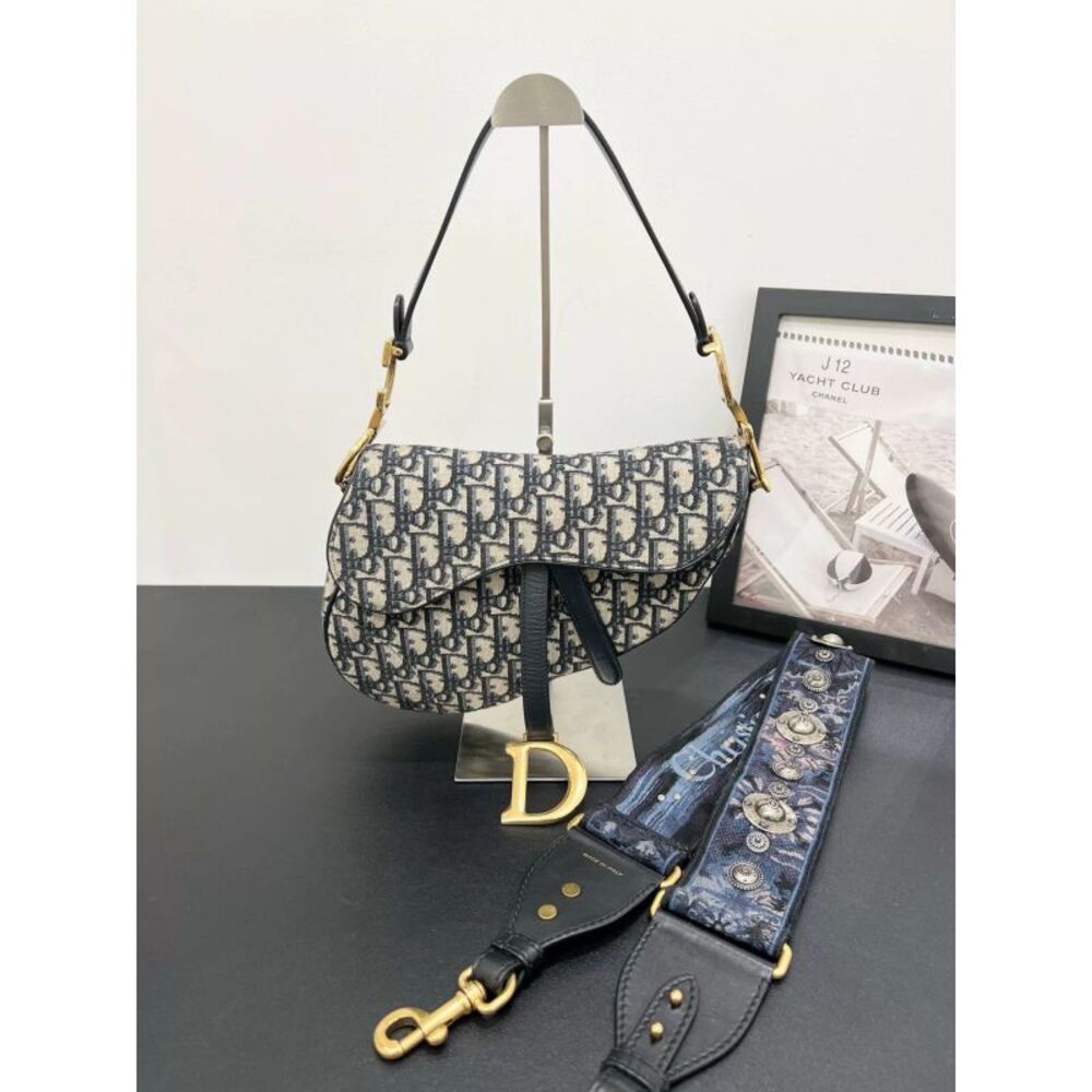 Dior Women Pre-Loved Bag Very Good Condition